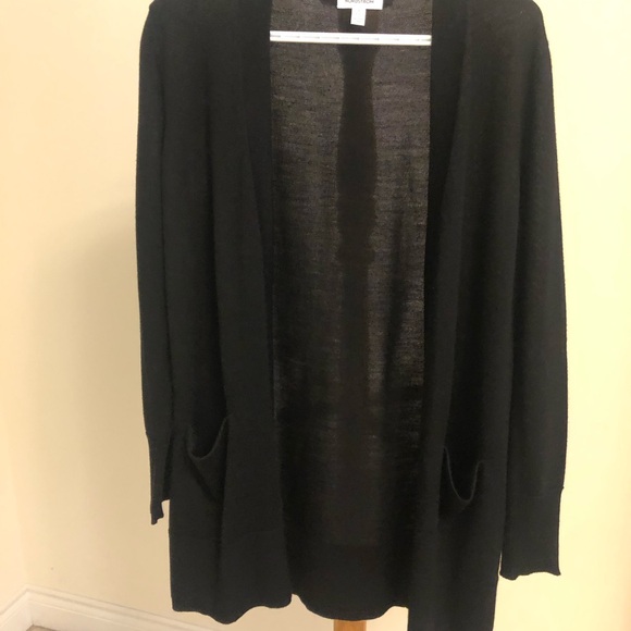 Long sweater/cardi, no buttons, pockets, soft, great condition, small - Picture 4 of 7